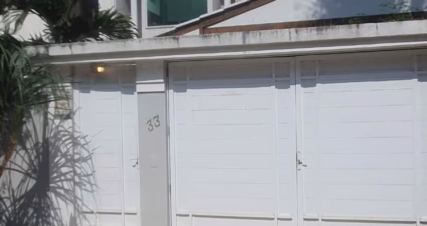 Casa com 4 quartos em Vargem Pequena