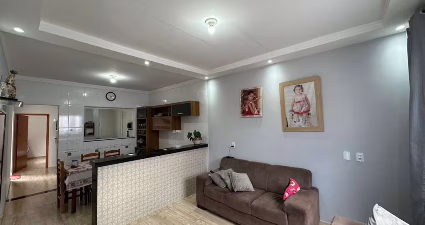 Casa para Venda em Pirassununga, TerrAzul, 3 dormitórios, 1 suíte, 2 banheiros, 2 vagas