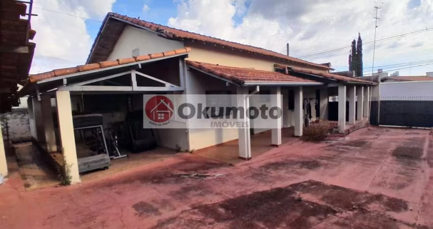 Casa para Venda em Pirassununga, Centro, 3 dormitórios, 1 banheiro, 3 vagas