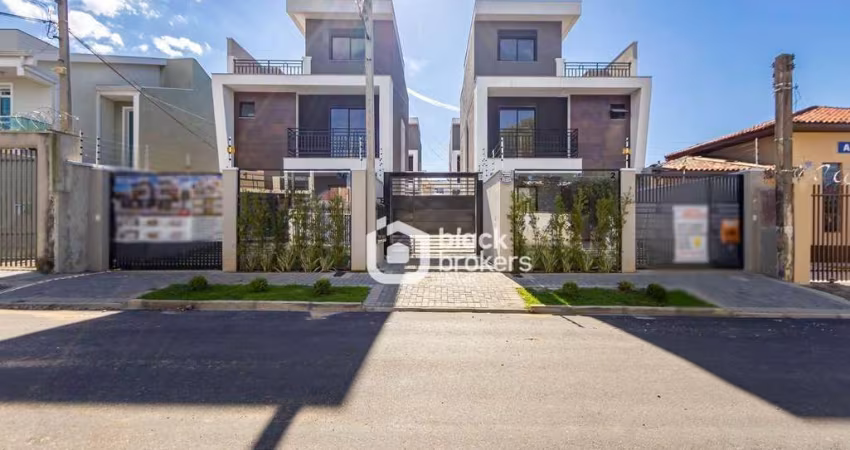 Sobrado Frente Para Rua 4 Quartos Amplo Terreno à venda, 122 m² por R$ 749.000 - Uberaba - Curitiba/PR