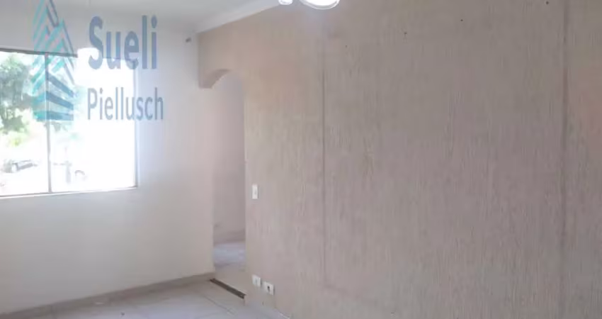 Apartamento a venda no primeiro andar- Condomínio Bandeirantes-2 dormitórios reformado-cozinha planejada- Venda R$ 240.000,00 aceita financiamento.