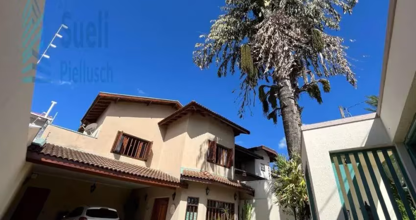 Oportunidade-belo sobrado no Parque Alto Taquaral-piscina-iluminação natural-aquecimento solar-5 vagas-permuta por casa menor-valor R$1.490.000,00.