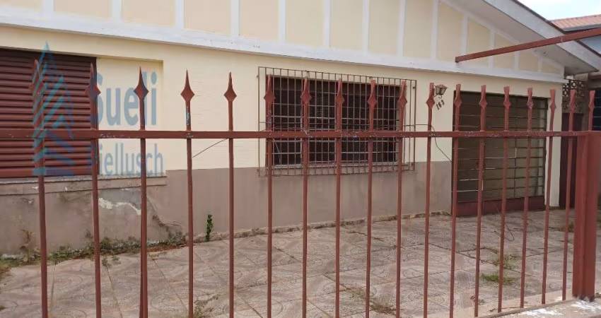 Casa á venda Vila Teixeira-ótima localização-próximo Drogaria São Paulo-Mercado-escola-3 dormitórios-barracão na lateral-valor de venda R$ 480.000,00
