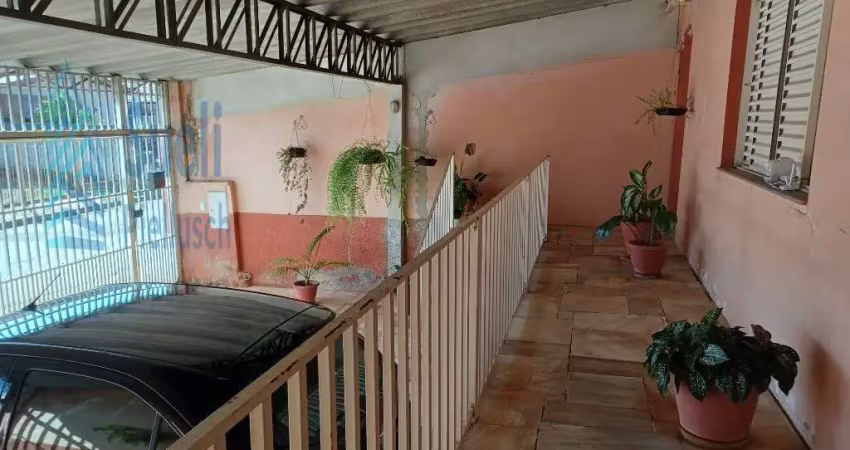 Casa a venda em ótimo local na Vila Teixeira-rua tranquila-fácil acesso a comercio local-3 dormitórios-3 vagas-telhado novo-valor venda R$ 580.000,00