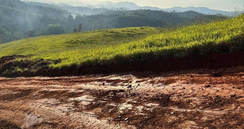 Lote á venda com metragem entre 600m² á 1000m² para construção de chácara