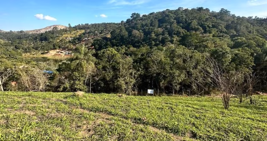 TERRENOS Á VENDA EM EMPREENDIMENTO FECHADO