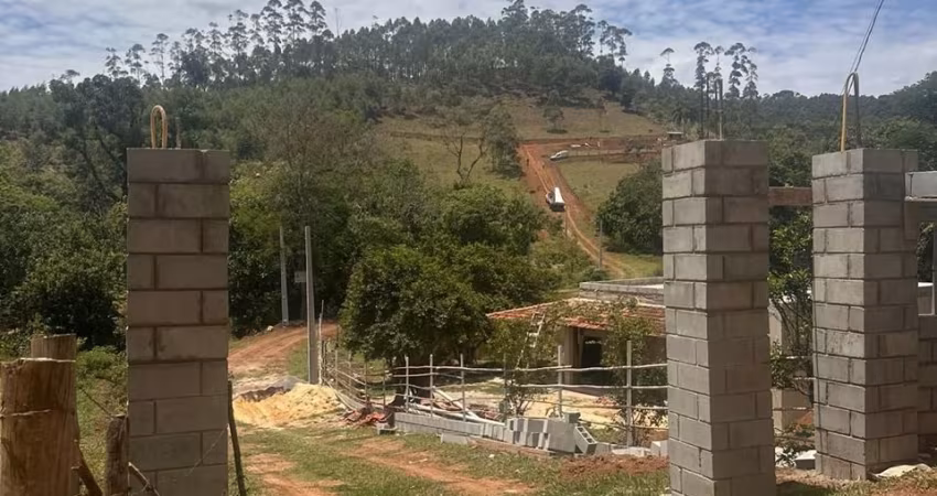 Terrenos 600m² com vista e acesso a lago