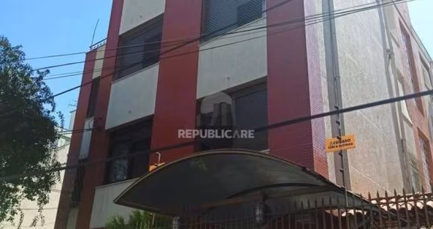 Ótimo apartamento à venda no bairro Menino Deus, em Porto Alegre.