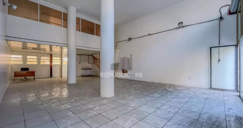 LOJA COMERCIAL PARA LOCAÇÃO NA CIDADE BAIXA COM MEZANINO