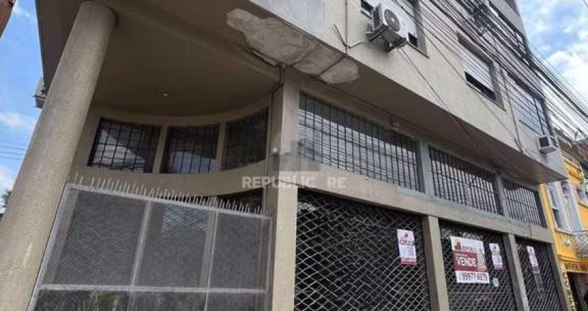 AMPLA LOJA COM MEZANINO, EM FRENTE A REDENÇÃO.