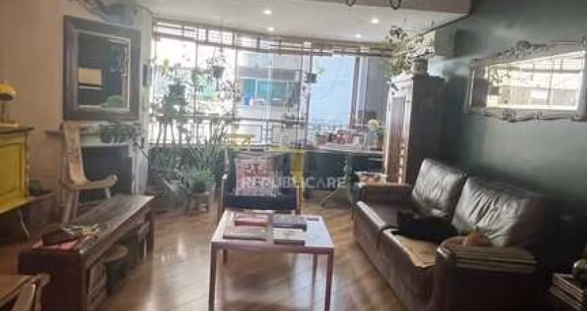 Apartamento com 03 dormitórios, living para 02 ambientes, Bairro Jardim Botanico