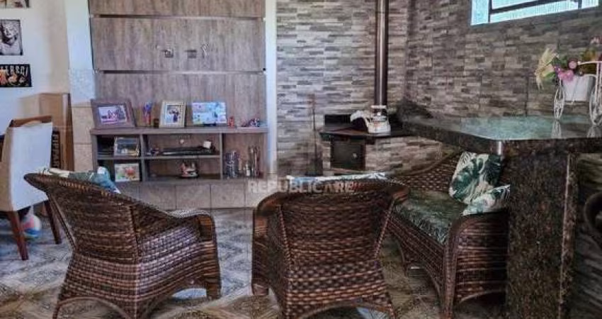 Casa 2 dormitórios à venda Olaria Canoas/RS