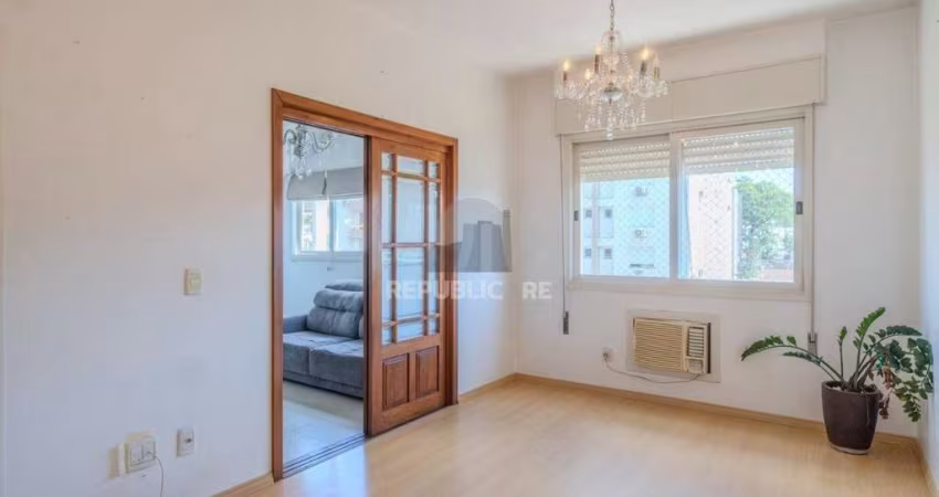 APARTAMENTO DE 214M², 3 DORMITÓRIOS, SUÍTE, 1 VAGA - BAIRRO MENINO DEUS