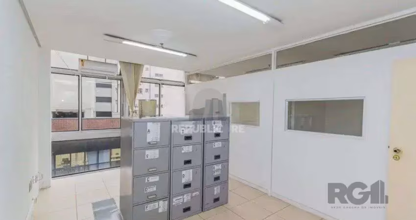 Escritório à venda no centro histórico com 71 m² de área útil disponível.