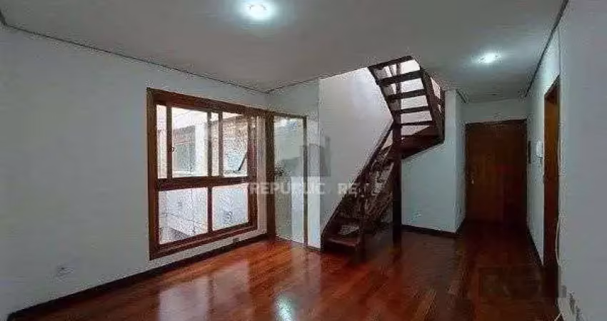 Cobertura de 2 Dormitórios com Terraço e Churrasqueira - 115m² - Petrópolis