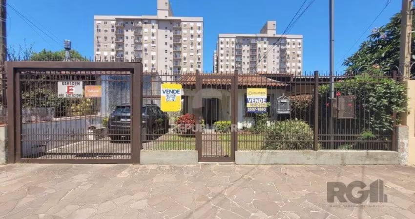 Casa 4 dormitórios à venda Camaquã Porto Alegre/RS