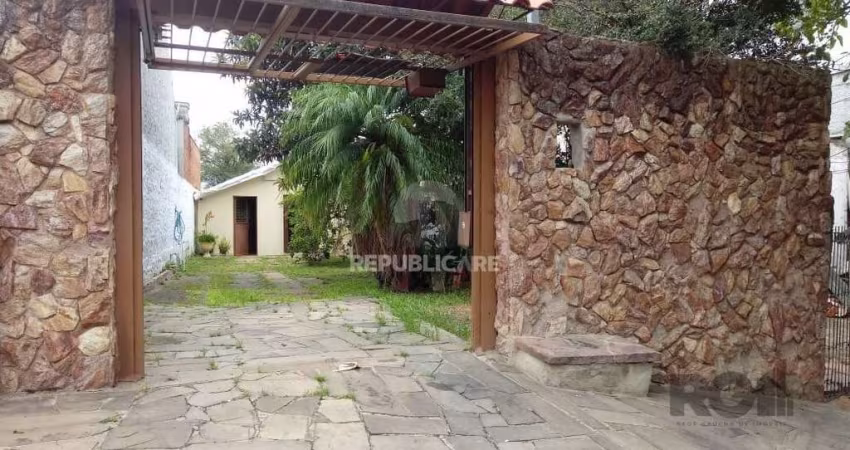 Casa 3 dormitórios à venda Partenon Porto Alegre/RS