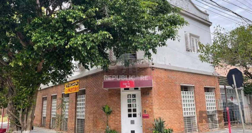 VENDA- Casa Comercial de esquina com 200m2- Menino Deus