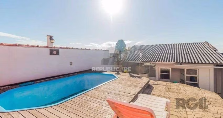 Casa com 3 dormitórios no bairro Cascata, Porto Alegre