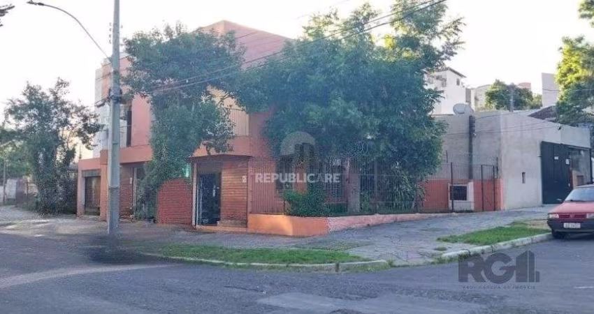 Casa 3 dormitórios à venda Teresópolis Porto Alegre/RS