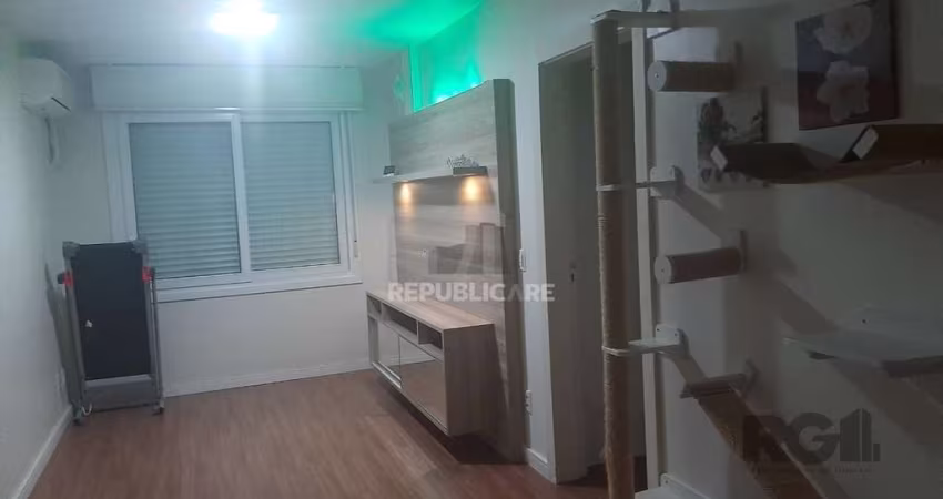 Apartamento 2 dormitórios, de frente 100% reformado bairro Cidade Baixa- Porto