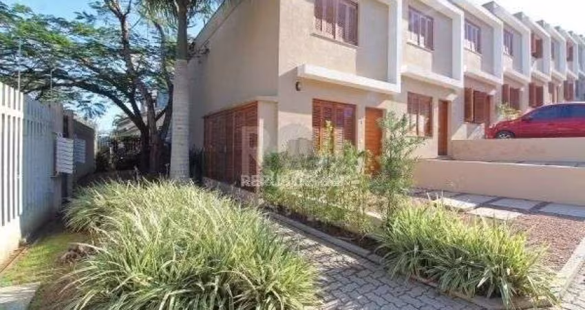 Casa para Venda - 108.8m², 2 dormitórios, sendo 2 suites, 1 vaga - Teresópolis