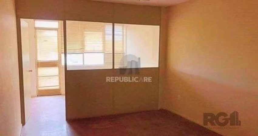 Sala / Conjunto comercial no Partenon com 32m² desocupada fundos