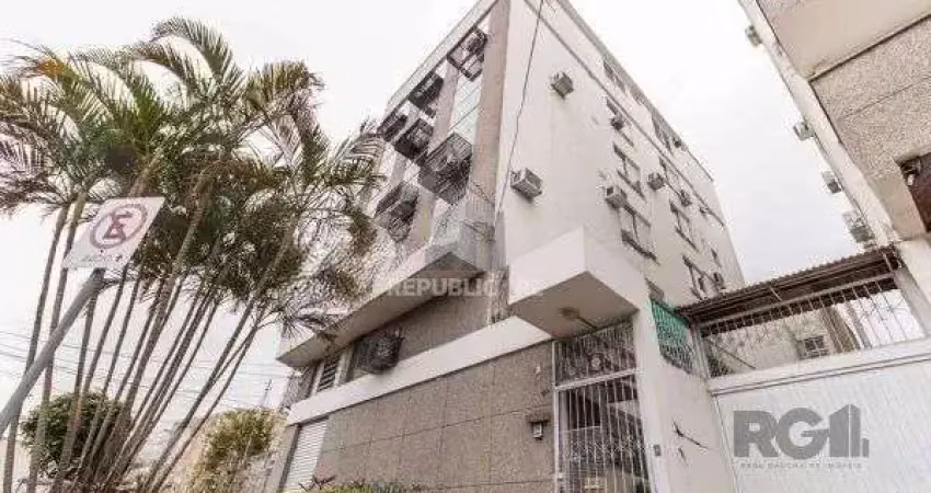 Sala comercial transformada em stúdio com mezanino de 1 dormitório