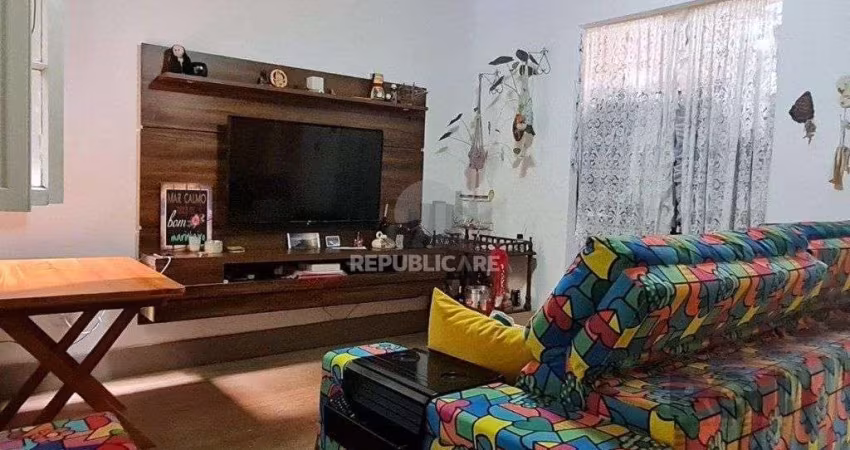 Casa sobrado no Centro de 4 dormitórios