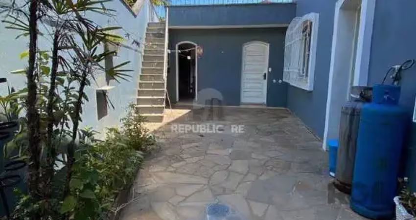 Casa com 4 quartos à venda na Rua Fernando Osório, 275, Teresópolis, Porto Alegre