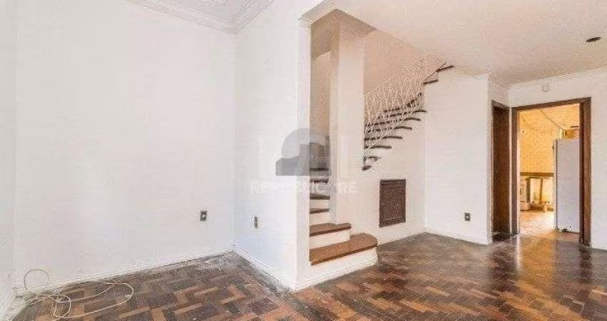 Casa para Venda - 240m², 3 dormitórios, sendo 1 suites, 3 vagas - Santana