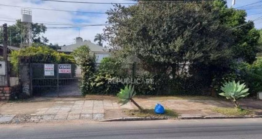 Terreno em Porto Alegre, no bairro Cavalhada, à venda.