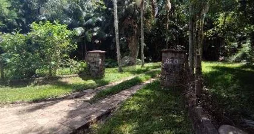 Terreno em Porto Alegre, no bairro Pedra Redonda, à venda.
