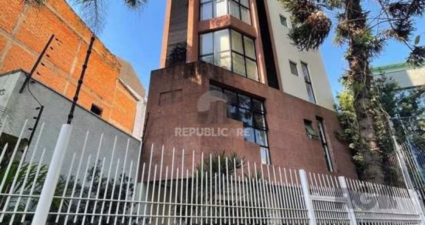 Conjunto/Sala à Venda - 31.02m², Petrópolis