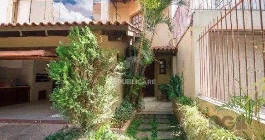 Casa 4 dormitórios à venda Rio Branco Porto Alegre/RS