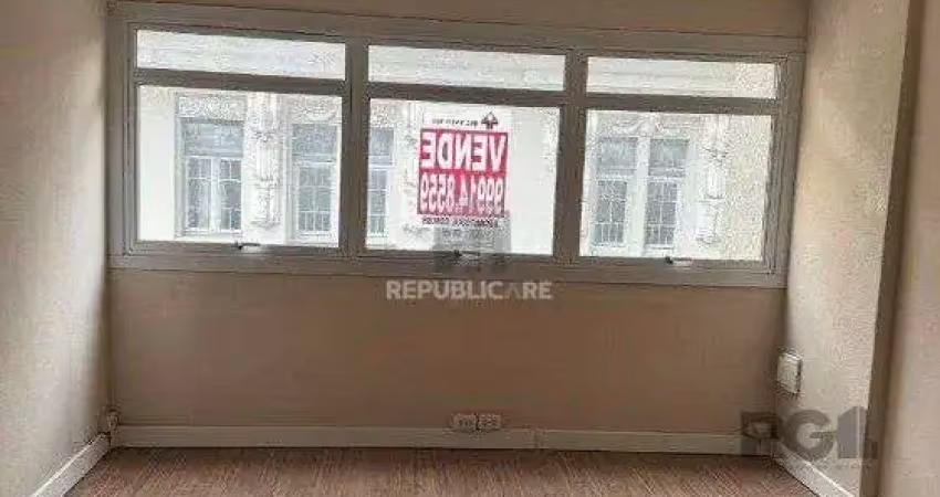 Escritório à venda no centro histórico com 36 m² de área útil disponível.