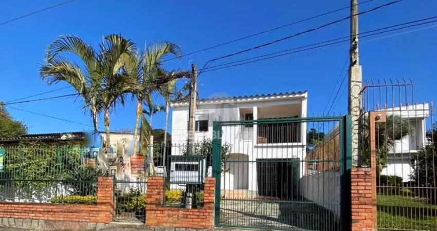 Casa 4 dorm. + 4 vagas 238m² Morro Santana - Porto Alegre