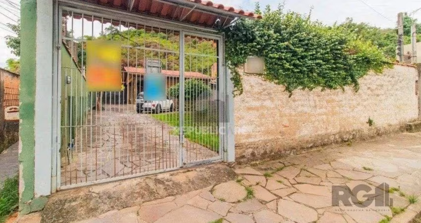 Casa com 3 dormitórios no bairro Partenon