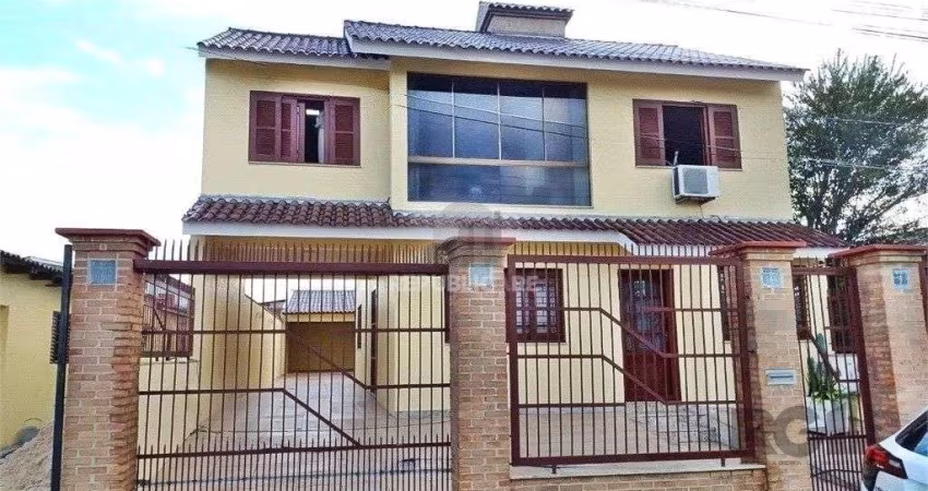 Casa de 3 dormitórios no bairro Sarandi