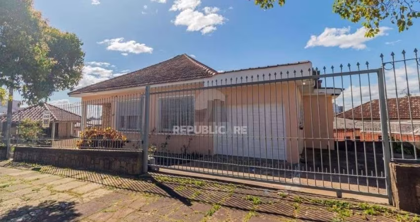 Casa de 3 Dormitório(s) Bairro Jardim Itu - Porto Alegre