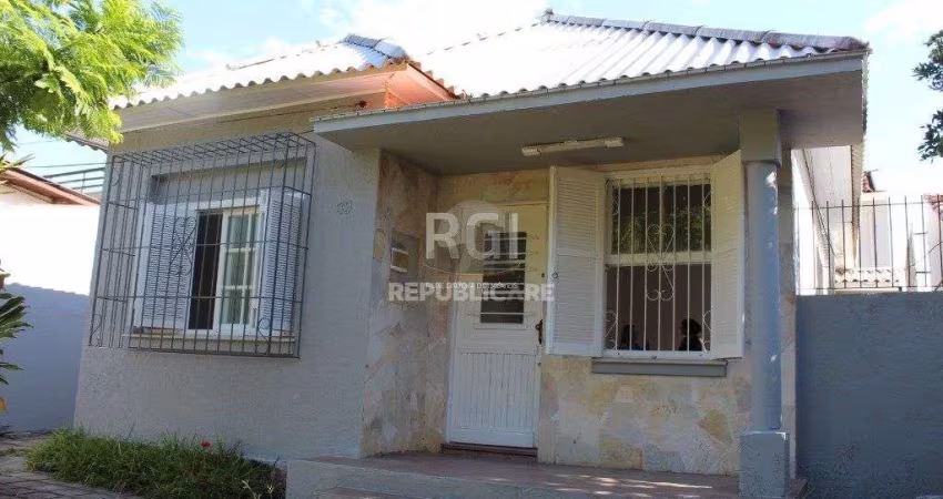 Casa 6 dormitórios à venda Teresópolis Porto Alegre/RS