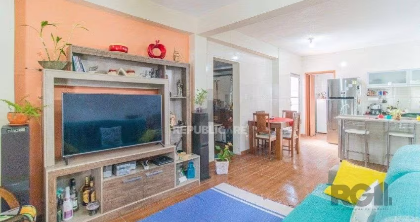 Casa com 3 dormitórios e 3 vagas no bairro Santa Tereza