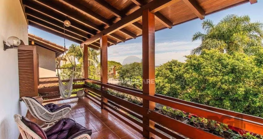 Casa com quatro quartos/dormitórios e muitos ambientes aconchegantes.