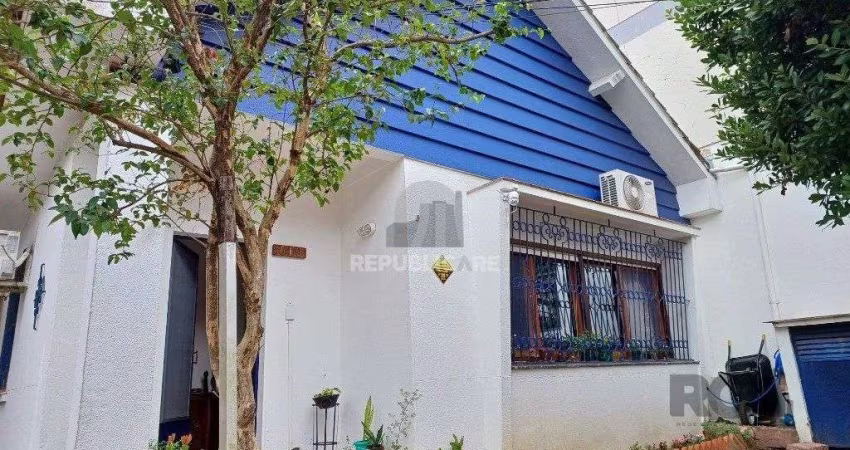 Casa averbada, ampla e ensolarada!