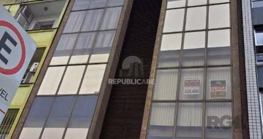Sala comercial com 39,55 m² de área privativa. Localizado na Rua/Av. Felipe Cama