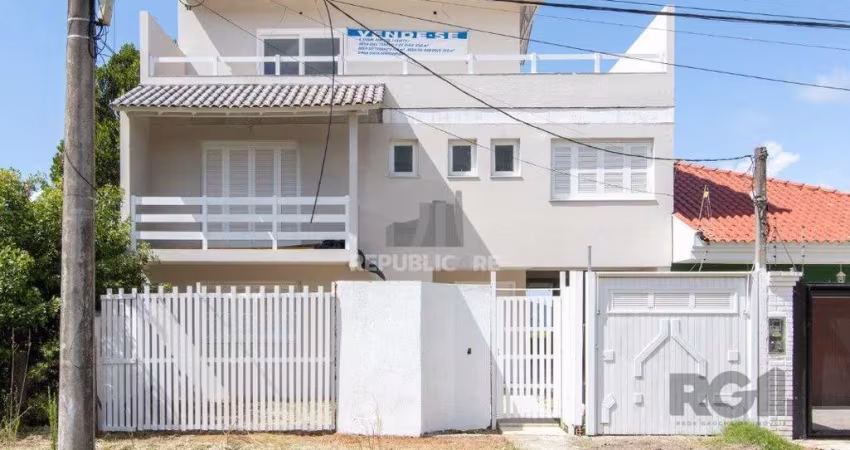 Sobrado novo,  4 quartos (1 suite), 440m² privativos - Bairro Guarujá