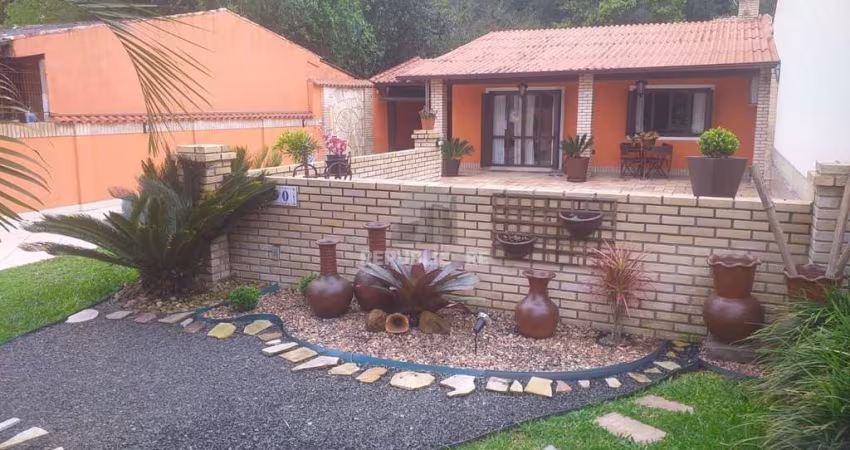 Casa para Venda - 198m², 2 dormitórios, 2 vagas - Belém Novo