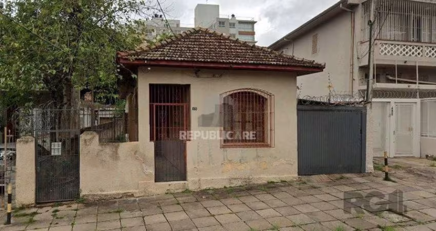 Casa 3 dormitórios à venda Menino Deus Porto Alegre/RS