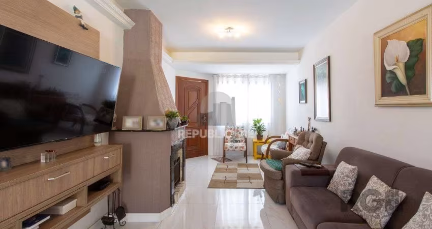Casa com 3 dormitórios, sendo 1 suíte para venda  no bairro Hípica