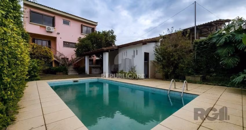 Casa 4 dormitórios à venda Teresópolis Porto Alegre/RS